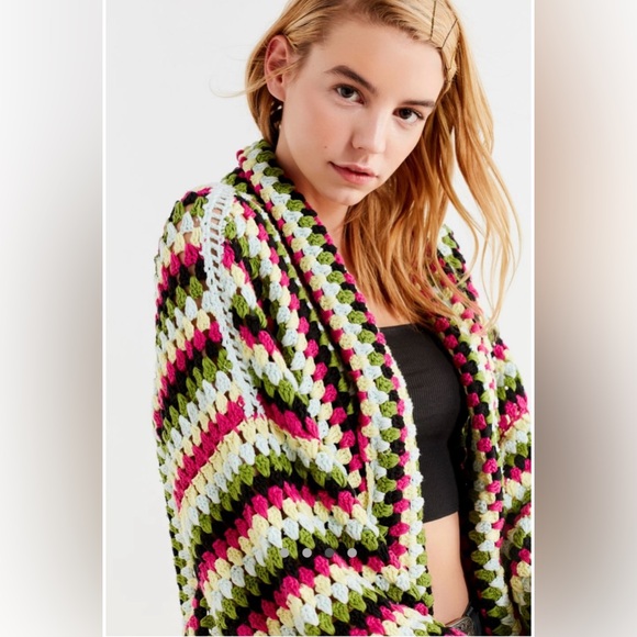 Mira Crochet Knit Cardigan - Picture 4 of 9